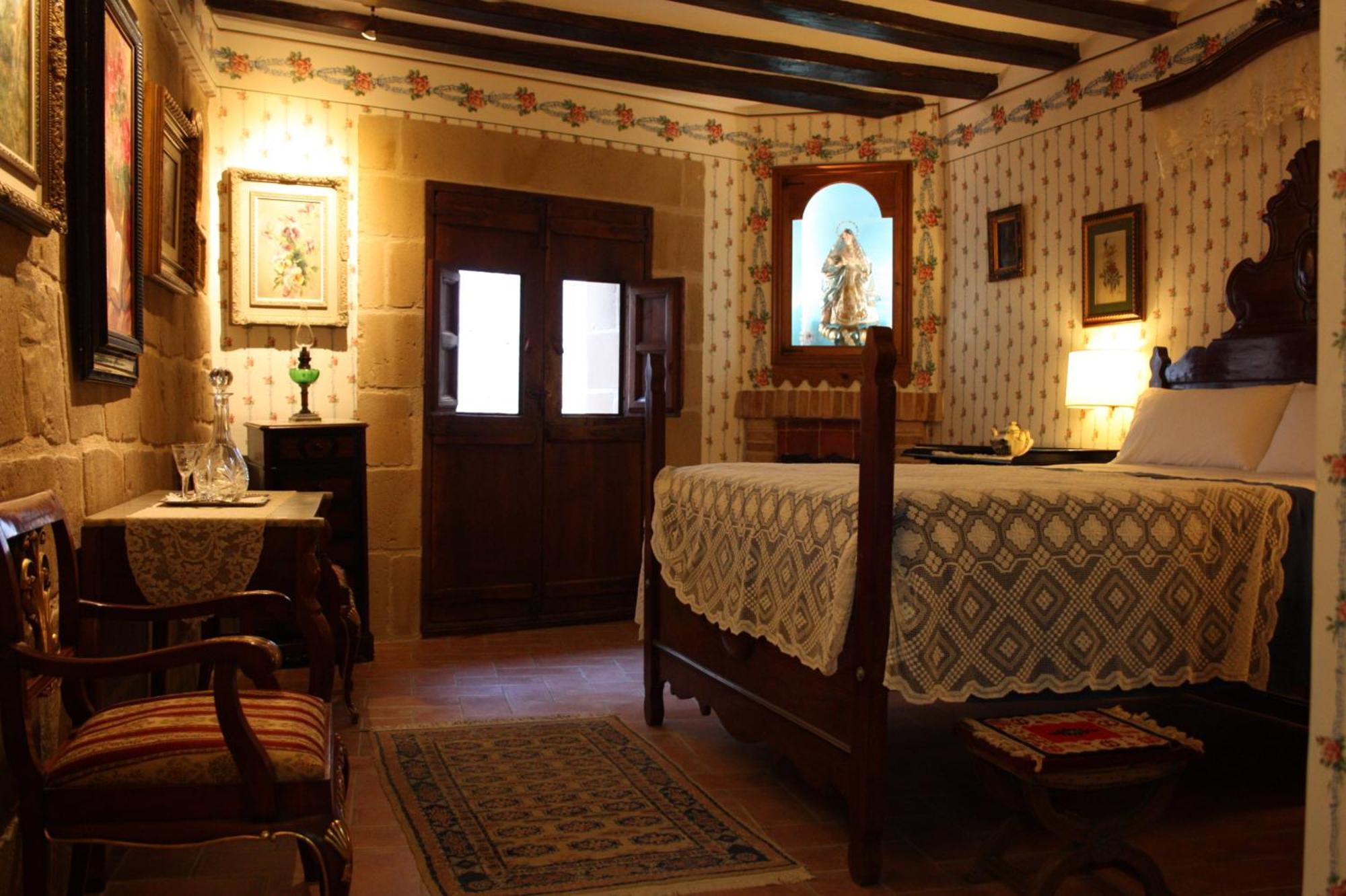 Hostal La Casa de Sebastian Valderrobres Habitación foto