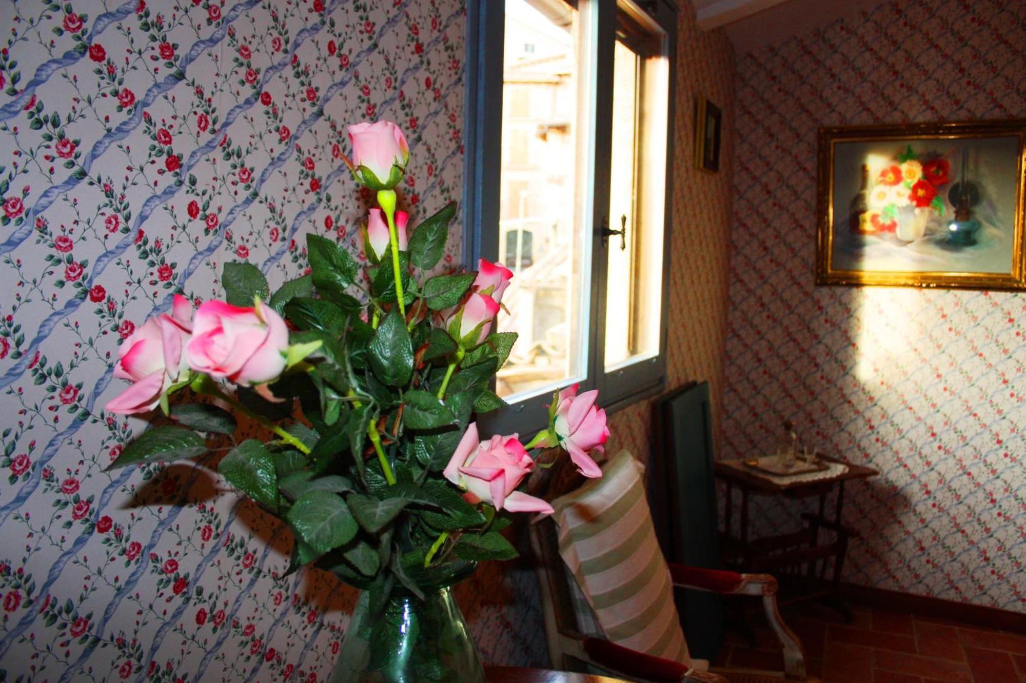 Hostal La Casa de Sebastian Valderrobres Habitación foto
